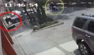 Sicarios en motocicleta atacan a balazos a hombre en la puerta de su casa en San Borja