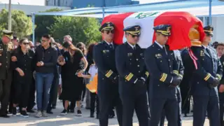 Llegaron a Lima restos de piloto FAP que falleció en Arequipa tras caída de avión