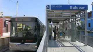 Barranco: usuarios del Metropolitano afectados por bus varado en Estación Bulevar