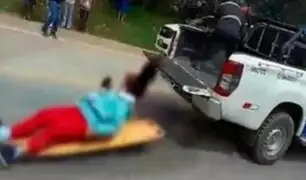 Lamentable: Mujer cae de camioneta durante traslado a un hospital en La Libertad