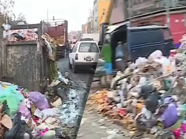 Vecinos denuncian cerros de basura en las cercanías al Mercado de Frutas en La Victoria