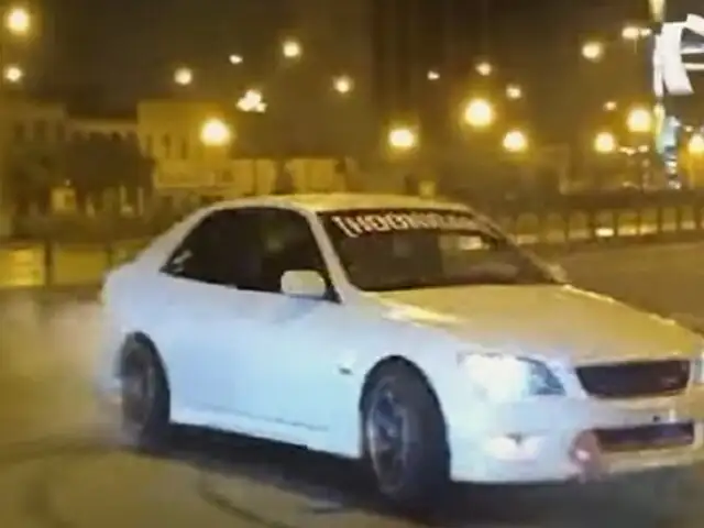 Se creen "rápidos y furiosos": conductores hacen drifting y piques en pleno Centro de Lima