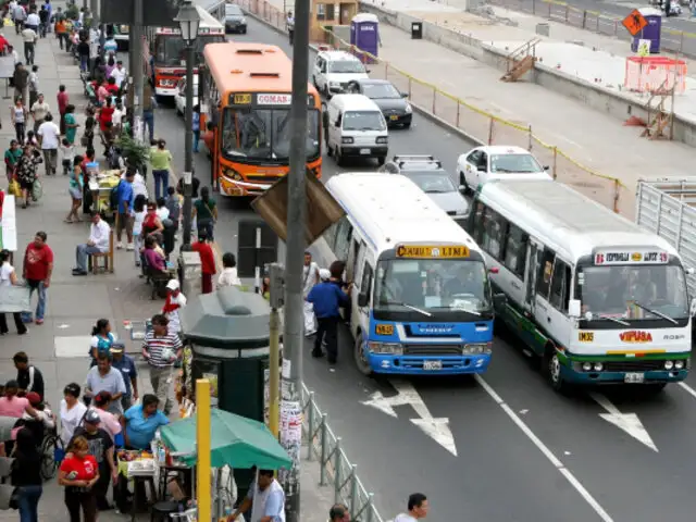 Más de 2 mil vehículos de transporte público sin autorización recorren las calles de Lima