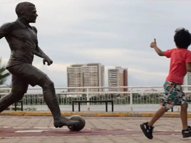 Tras ser condenado por violación: retiran estatua de Dani Alves en su ciudad natal en Brasil