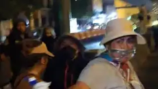 Cercado de Lima: manifestantes agreden a equipos de prensa durante protestas contra Dina Boluarte