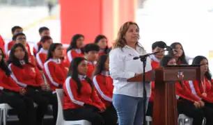 Dina Boluarte asiste una hora tarde a la conmemoración de medallistas de Juegos Bolivarianos Sucre 2024