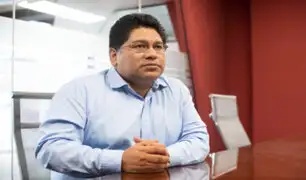 Rennán Espinoza revela que su gerente de imagen institucional maneja sin brevete
