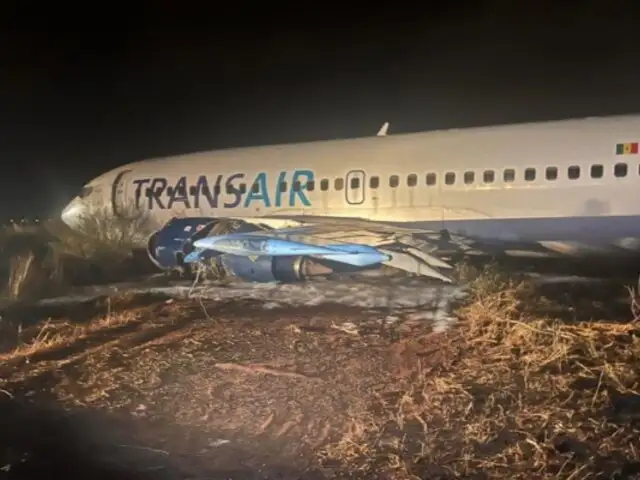 Avión Boeing 737 se despista al despegar y 10 personas quedan heridas
