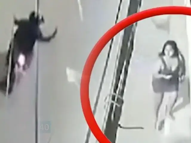 Raqueteros atacan a una mujer con arma de fuego frente a unos niños en Piura