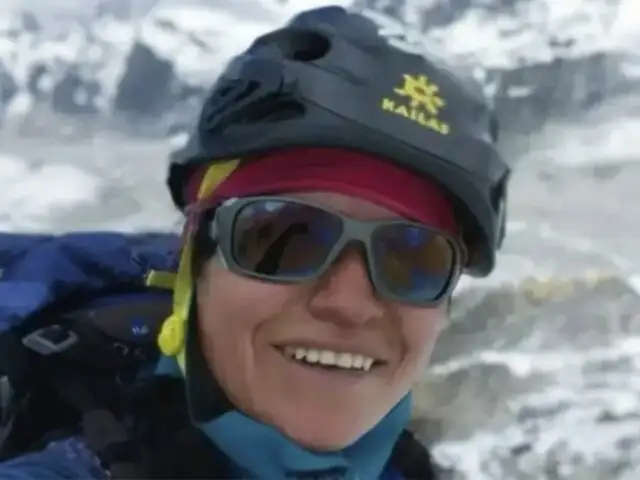 ¡Orgullo! Montañista Flor Cuenca llega a la cumbre del Himalaya y sin oxígeno extra
