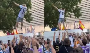 Se lanza y nadie lo atrapa: Hincha sufre estrepitosa caída en celebración del Real Madrid
