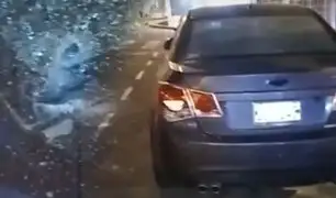 ¡Fue una ráfaga de balas!: Presuntos sicarios atacan un auto en pleno movimiento en Ventanilla
