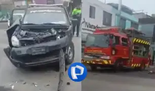 Choque entre ambulancia y camioneta generan demora en servicio del Metropolitano