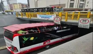 ¡Tragedia en av. Arequipa! Bus choca contra puente y deja a turistas al borde de la muerte