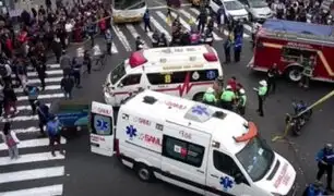 Cercado de Lima: imágenes del momento en que vehículo embiste a peatones en la Av. Abancay