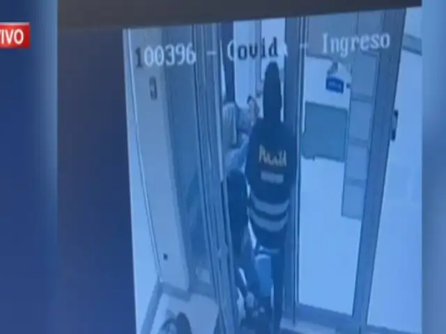 ¡Por tercera vez! Delincuentes vestidos de policía asaltan agencia bancaria en Los Olivos