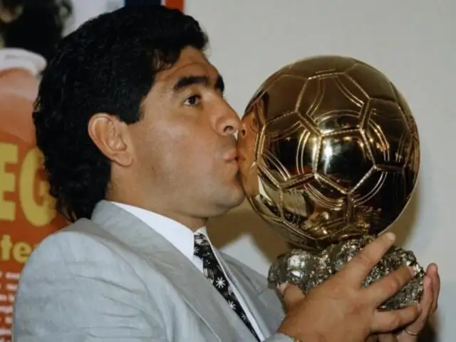 Justicia francesa prohíbe venta del Balón de Oro de Maradona del Mundial de 1986