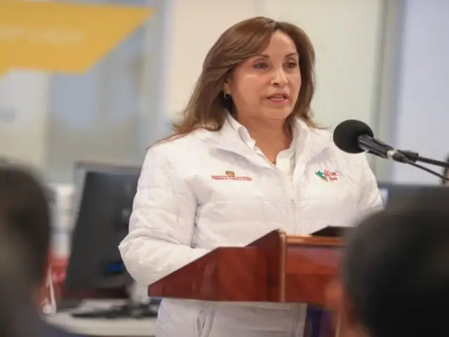 Dina Boluarte asegura que sigue trabajando pese a "obstáculos" que le ponen a su gobierno