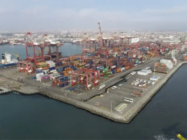 Inauguran Muelle Bicentenario: nuevo puerto facilitará exportación de productos nacionales