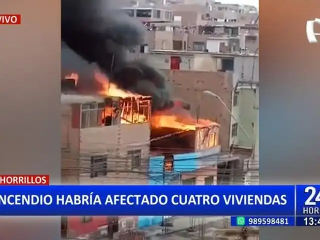 Incendio en Chorrillos: bomberos controlan fuego en techo de vivienda