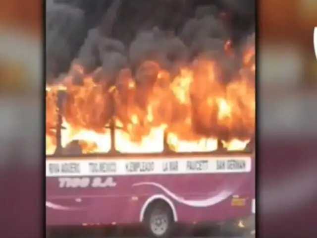 Callao: investigan causas de incendio que consumió bus de transporte público