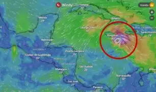 Huracán Beryl se degrada a categoría 4 y sigue trayectoria hacia México