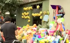 Surquillo: comerciantes venden sus productos en la calle tras cierre de mercado