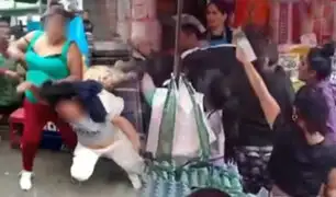 Ambulantes protagonizan violenta pelea en las afueras de un mercado en Chorrillos