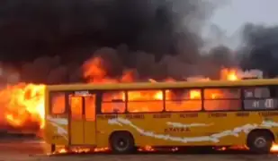 Ventanilla: cortocircuito habría provocado incendio de cinco buses en cochera de la Línea 41