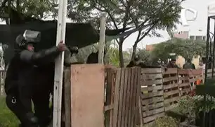 Vecinos sin límites en SMP: mujer invade parque para construir bar y terraza desde hace 4 años