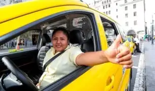 Más de 570 taxistas aprenden inglés, primeros auxilios y gestión de emociones para brindar mejor servicio