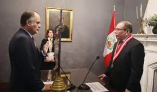 Abogado César Aguilar Surichaqui juramentó como nuevo Contralor General de la República