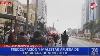 Caos en embajada de Venezuela en Lima tras suspensión de trámites