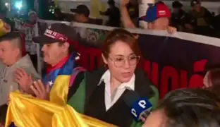 Cercado de Lima: venezolanos hacen vigilia en exteriores de embajada y exigen libertad para su país