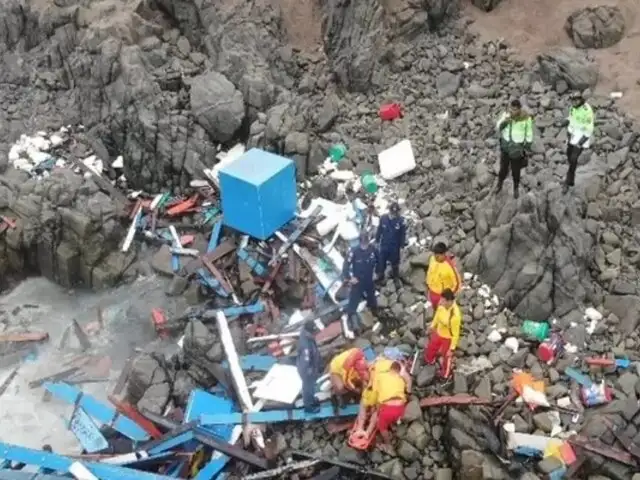 Accidente en Tacna: embarcación pesquera se estrella contra rocas y deja 3 fallecidos