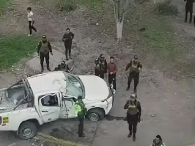 Persecución policial termina en violento choque: se desata balacera para atrapar a ladrón de camioneta