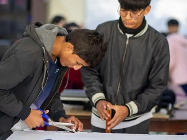 Jóvenes con discapacidad podrán confeccionar prendas o elaborar postres comerciales con cursos gratuitos