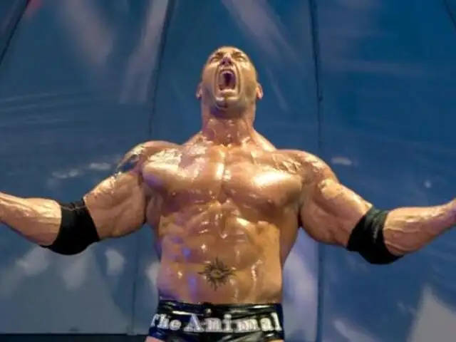 Batista rinde homenaje a sus raíces de WWE en su nueva película