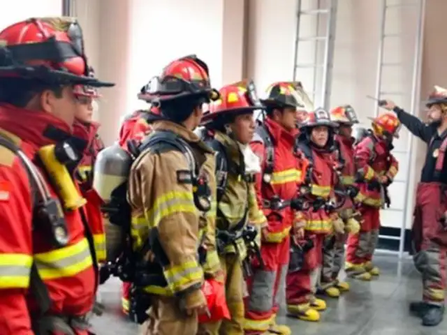 Bomberos continuarán atendiendo emergencias pese a paro de trabajadores de intendencia