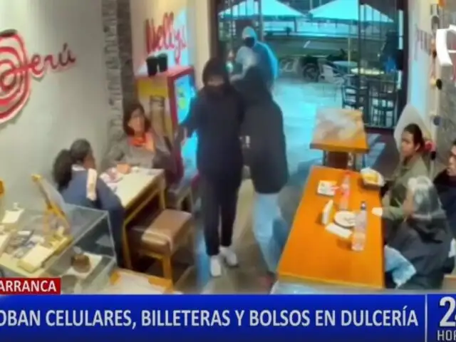Barranca: delincuentes con armas en mano ingresan a robar dentro de dulcería