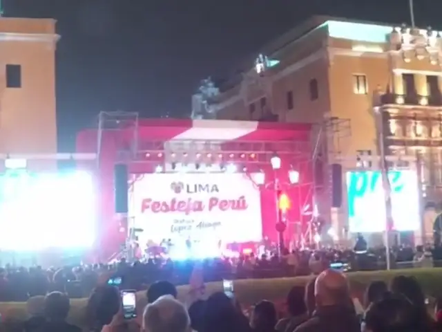 Centro de Lima: gran serenata en vísperas de Fiestas Patrias en la Plaza Mayor