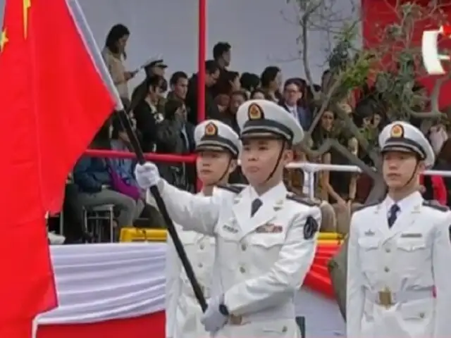 Sorprendieron al público: Delegación de China participa por primera vez en la Parada Militar