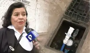 Vecina denuncia extraña conexión que deja su casa sin agua potable en VES