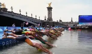 Francia defiende calidad del agua del Sena, pese a reportes de nadadores enfermos por infecciones gastrointestinales