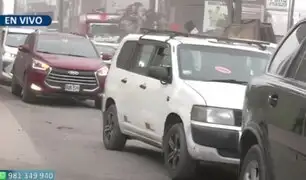 Enormes huecos en av. Pedro Ruiz Gallo son una “pesadilla” para pasajeros y conductores