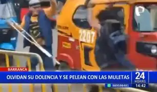 ¡Se olvidaron de sus dolencias!: Falsos discapacitados se pelean con muletas en Barranca