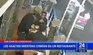 ¡En solo 30 segundos!: Delincuentes asaltan a clientes de restaurante en SJL