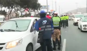 Intervienen más de 15 vehículos durante operativo en Puente Atocongo