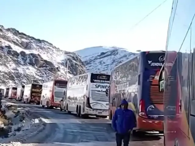 Ayacucho: vehículos varados en Vía Libertadores por intensa nevada