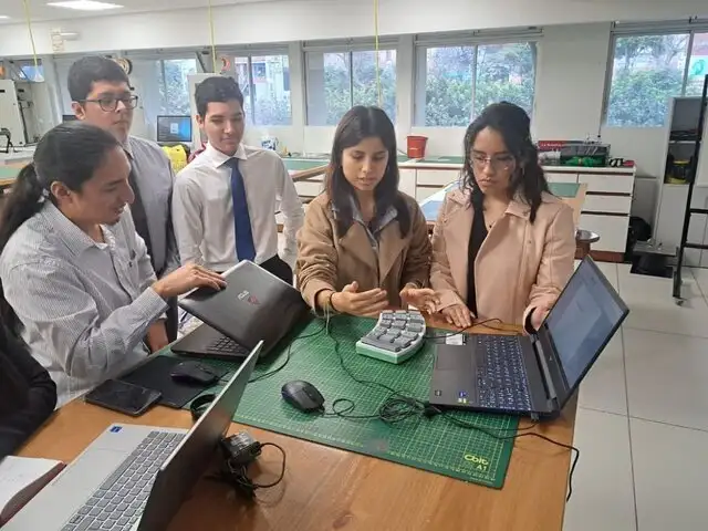 ¡Medalla de oro para Perú!: estudiantes son premiados por novedoso teclado para pacientes con paraplejia